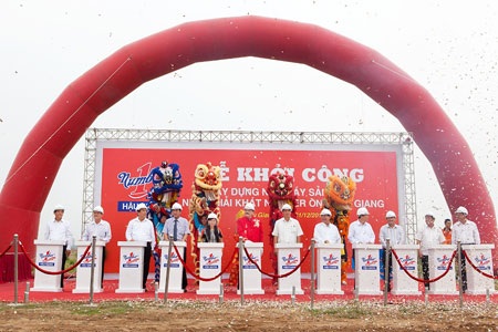 Tân Hiệp Phát 20 năm vàng son lịch sử, thách thức tương lai - 3 Vững bước thách thức tương lai