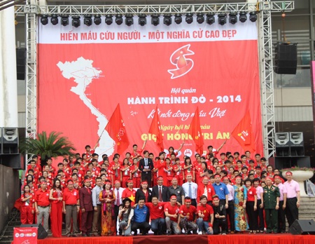 Trà thảo mộc Dr Thanh cùng Hành trình đỏ hoàn thành sứ mệnh 2014