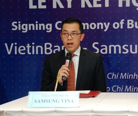 VietinBank "bắt tay" với Samsung bán Galaxy Tab S - 2 Ông Phùng Duy Khương - Giám đốc khối bán lẻ VietinBank