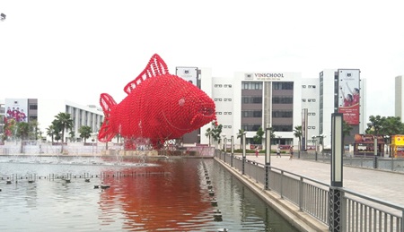 Vincom xác lập kỷ lục đèn lồng cá chép lớn nhất Việt Nam - 2 Dự kiến, Tổ chức Kỷ lục Guinness Việt Nam trao chứng nhận kỷ lục chính thức vào ngày 21.08.2014.