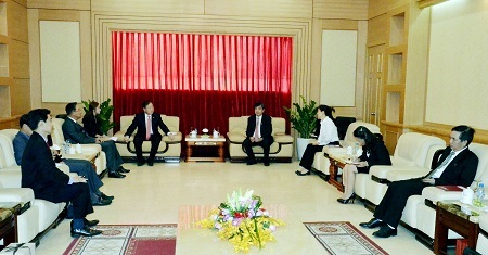 Chủ tịch HĐTV Agribank tiếp và làm việc với Chủ tịch kiêm Tổng Giám đốc Ngân hàng NongHuyp Bank (Hàn Quốc)