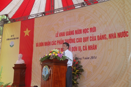 Trao học bổng “Dạ Hương chung sức cùng nữ thầy thuốc tương lai” tại Đại học Dược Hà Nội - 1 Trao học bổng “Dạ Hương chung sức cùng nữ thầy thuốc tương lai” tại Đại học Dược Hà Nội