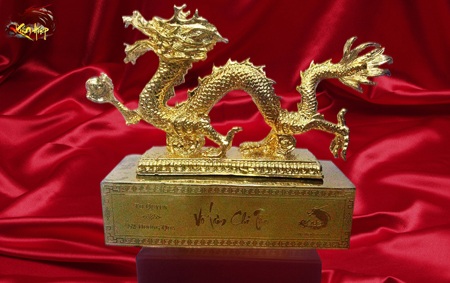 Lễ Trao Giải Đại Hội Võ Lâm đẳng cấp 5 sao làm game thủ “choáng váng” - 5 Phỏng theo hình tượng Long tranh – Hổ đấu, cúp vàng Chí Tôn