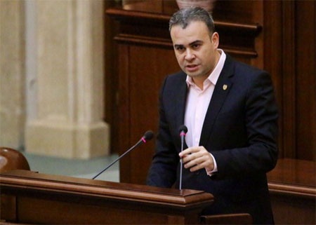 Bộ trưởng Tài chính Romania từ chức do cáo buộc tham nhũng - 1 Ông Darius Valcov (Nguồn: nineoclock.ro)