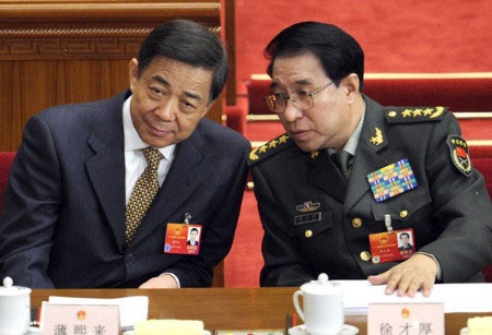 Trung Quốc: Từ Tài Hậu qua đời vì ung thư - 1 Tướng Từ Tài Hậu (phải) và ông Bạc Hy Lai (trái)