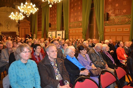 Đông đảo bạn bè Pháp yêu mến Việt Nam đã tới xem chương trình hòa nhạc