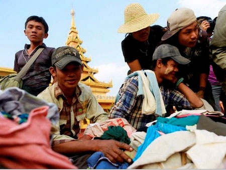 Trung Quốc tung chiến đấu cơ sau vụ bom rơi từ máy bay Myanmar - 1 Trung Quốc tung chiến đấu cơ sau vụ bom rơi từ máy bay Myanmar