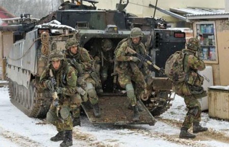 Quân đội NATO tập trận địa hình băng giá nhằm vào Nga