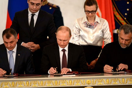 Một năm nhìn lại: Putin được gì khi sáp nhập Crimea? - 1 Một năm nhìn lại: Putin được gì khi sáp nhập Crimea?