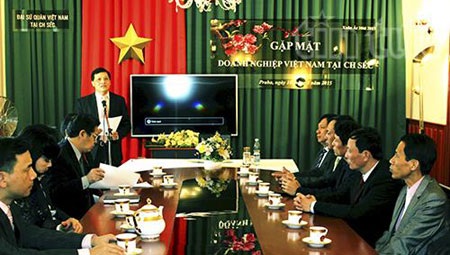 Đại sứ Trương Mạnh Sơn chủ trì cuộc tọa đàm về cầu nối doanh nghiệp Việt - Séc (Ảnh: Hồng Tâm)