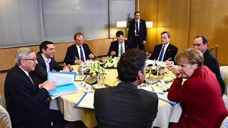 Kéo dài căng thẳng quan hệ EU-Nga - 1 Lãnh đạo các nước EU tại một phiên họp ở Brussels ngày 19-3 (Ảnh: AP)