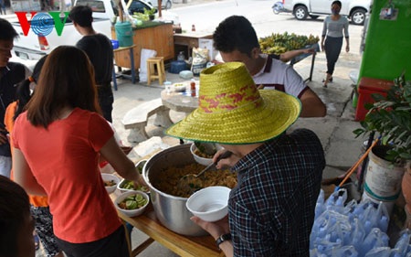 46 lao động Việt Nam bị chủ người Nhật Bản lừa sang Thái Lan - 4 Đối tượng Nghiêm Thị Thùy (bìa phải) cho rằng, bản thân cũng là nạn nhân vụ việc