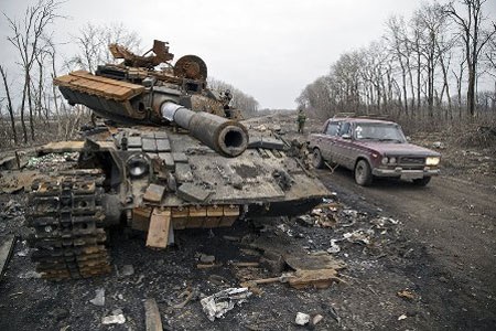 Ukraine: Phép thử chiến lược "Mariupol"? - 2 Cảnh hoang tàn tại khu vực Donbas, miền đông Ukraine (Ảnh: VOR)