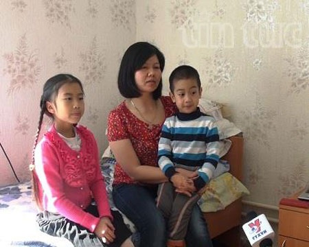 Nỗi niềm người Việt tản cư từ Donetsk - 1 Ảnh chị Ga và các cháu ở Feodosia