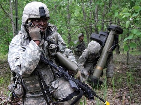 NATO đen tối nên sợ Nga? - 2 Lính Mỹ trong cuộc tập trận Saber Strike 2014 tại Litva