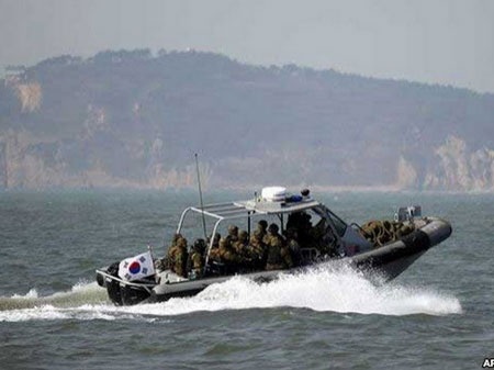 Hàn Quốc tăng cường tuần tra ngăn tàu Trung Quốc đánh cá trái phép - 1 Tàu tuần tra của Hàn Quốc (Nguồn: AP)