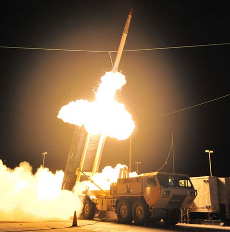 Mỹ xác nhận đưa tên lửa vây Trung Quốc - 1 Vụ thử nghiệm thành công THAAD hồi tháng 10/2011