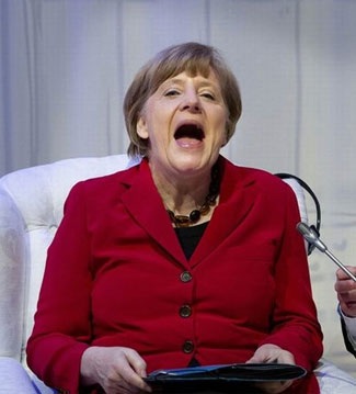 Những trò đùa nổi tiếng nhất ngày Cá tháng tư - 2 Nhiều người đã chúc mừng bà Angela Merkel mang thai ở tuổi 54