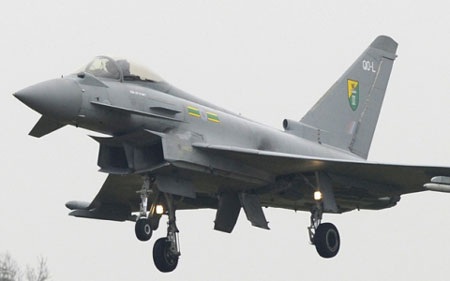 Chiến đấu cơ Typhoon của Anh tham gia cuộc tập trận