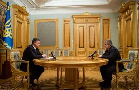 Quân đội đặc biệt của tỷ phú Ukraine Igor Kolomoisky - 1 Tổng thống Ukraine Petro Poroshenko (trái) và nhà tài phiệt Igor Kolomoisky