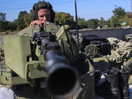 Hàng loạt xe tăng, pháo hạng nặng của Kiev rầm rộ tiến vào Donbass