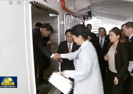 Video tình yêu của Tập Cận Bình gây sốt trên mạng - 2 Video tình yêu của Tập Cận Bình gây sốt trên mạng