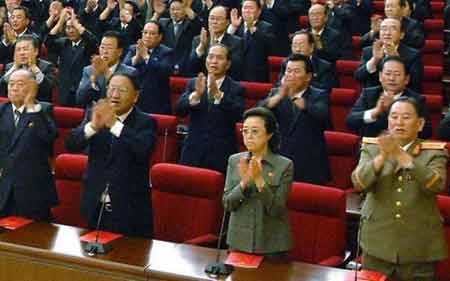 Cô ruột của lãnh đạo Triều Tiên Kim Jong-un có thể đã tự tử - 1 Cô ruột ông Kim Jong-un trong lần hiếm hoi xuất hiện trước công chúng (Ảnh KCNA)