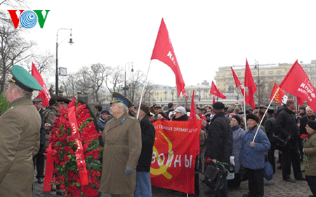 Đội ngũ chuẩn bị vào viếng Lenin