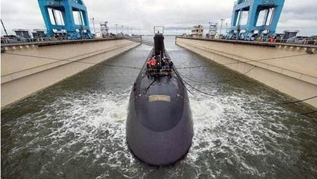 Nhật Bản chấp nhận xuống thang với Trung Quốc? - 2 Tàu ngầm hạt nhân tấn công lớp Virginia của Hải quân Mỹ