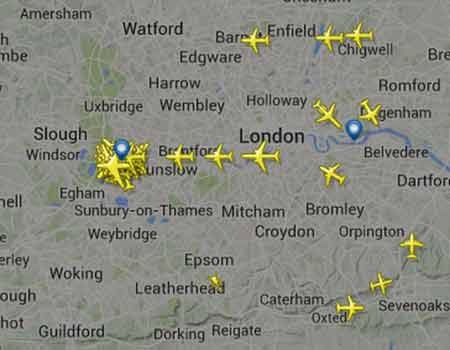 Anh đóng cửa không phận London vì sự cố hệ thống máy tính - 1 Hình ảnh radar cho thấy nhiều chuyến bay bị nghẽn tại sân bay Heathrow