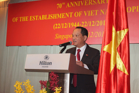 Đại sứ Trần Hải Hậu đọc diễn văn chào mừng kỷ niệm 70 năm ngày thành lập Quân đội nhân dân Việt Nam