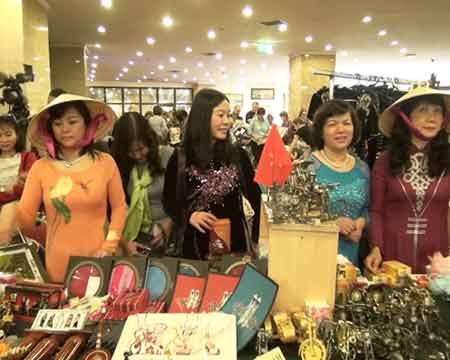 Quầy hàng bán sản phẩm của Việt Nam