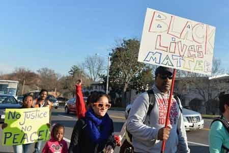 Người biểu tình Mỹ khởi động “hành trình vì công lý” - 1 Đoàn tuần hành của NAACP tại Ferguson ngày 29/11