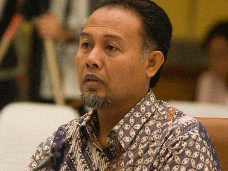 Cảnh sát Indonesia bắt phó chủ tịch Ủy ban chống tham nhũng - 1 Ông Bambang Widjojanto bị bắt giữ (nguồn: viva.co.id)