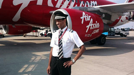 Sai lầm nghiêm trọng của phi công QZ8501 - 1 Cơ phó Rémi-Emmanuel Plesel (ảnh: Getty Images)