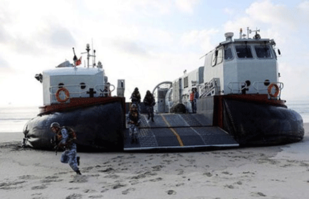 Tàu chiến Nhật Bản trên vùng biển tranh chấp Senkaku/Điếu Ngư