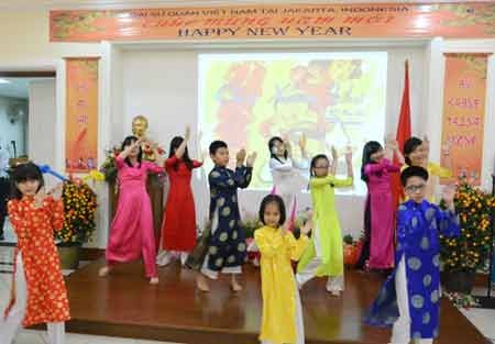 Tết Cộng đồng Xuân Ất Mùi tại Indonesia - 4 Theo