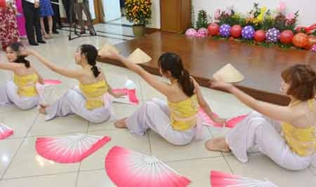 Tết Cộng đồng Xuân Ất Mùi tại Indonesia - 6 Theo