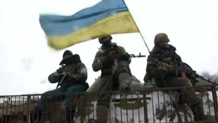 Ai đang vi phạm thỏa thuận hòa bình ở Ukraine? - 1 Xe tăng quân chính phủ Ukraine