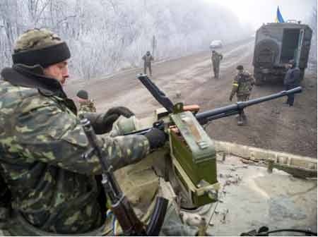 Thỏa thuận Minsk đổ bể: Giờ là hiệp đấu của Mỹ? - 2 Quân Ukraine ở Donetsk