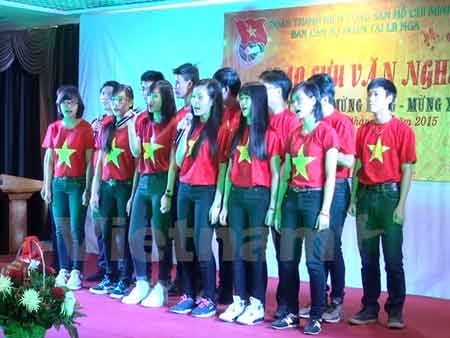 Cộng đồng người Việt khắp nơi tưng bừng đón Tết cổ truyền - 2 Quang cảnh buổi lễ Tết cộng đồng 2015 tại Ấn Độ. (Ảnh: Đăng Chính/Vietanm+)
