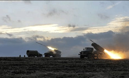Đàm phán Ukraine: Nga-EU chung mục tiêu, Mỹ một mình một cửa? - 1 Pháo phản lực phóng loạt BM-21 Grad khai hỏa ở chiến trường miền Đông