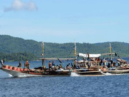 Philippines mạnh mẽ hơn sau khi được Mỹ thêm sức - 1 Tàu cá Philippines ở Biển Đông