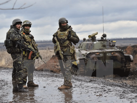 Quốc hội Ukraine thông qua luật cho phép chỉ huy bắn tại chỗ - 1 Binh sỹ Ukraine (Ảnh: AFP/TTXVN)