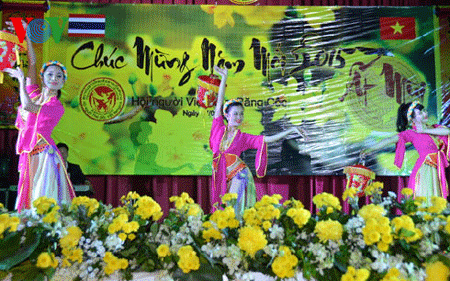 Đầm ấm Tết cổ truyền 2015 ở Bangkok - 3 Độc giả cùng chia sẻ Tết Việt xa xứ