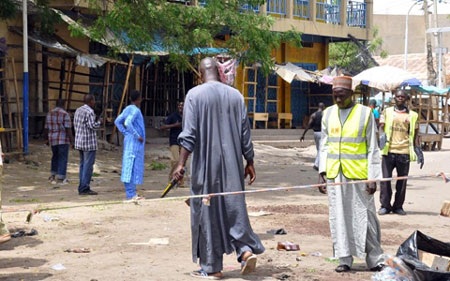 Phiến quân Boko Haram chính thức liên minh với “Nhà nước Hồi giáo” IS - 3 Hiện trường tại một khu chợ bị Boko Haram đánh bom (ảnh: AFP)