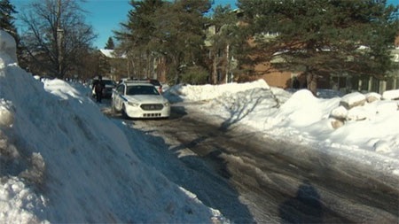 Cảnh sát bắt giữ được ba kẻ tình nghi, gồm hai người đàn ông và một phụ nữ (Nguồn: CBC)