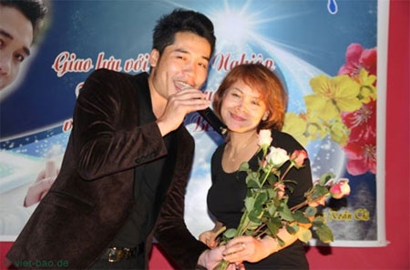 Tình cảm nồng nhiệt của khán giả dành cho Tuấn Hiệp