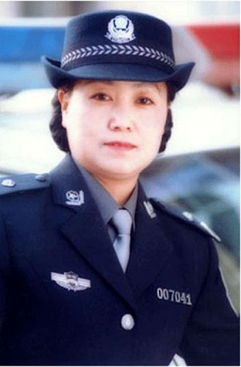Quan nữ công an nhận hối lộ - “giăng bẫy” trai trẻ đẹp - 2 Cựu nữ giám đốc công an thích trai đẹp