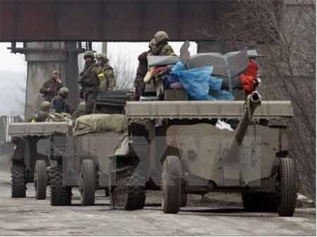 Quân ly khai Donetsk tuyên bố rút pháo hạng nặng khỏi tiền tuyến - 1 Quân ly khai Donetsk tuyên bố rút pháo hạng nặng khỏi tiền tuyến